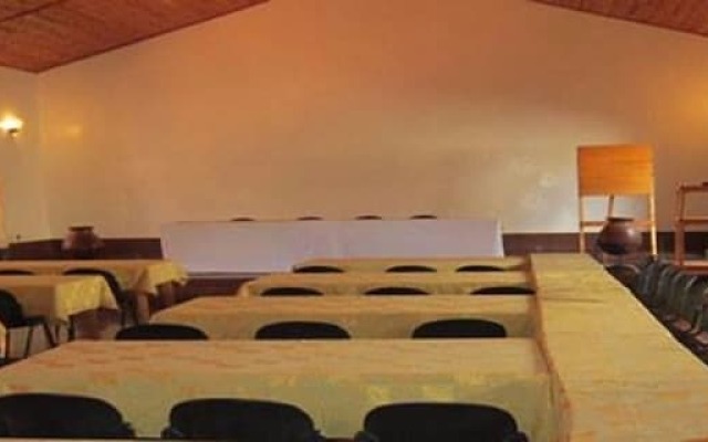 Miryam Village Inn Safari Lodge