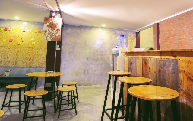 Manon Hostel