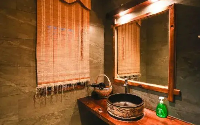 Nicuo Yeluo Inn