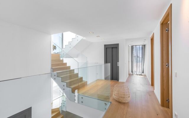 Villa first line beach, 6 bedrooms, private pool, Costabella, Marbella