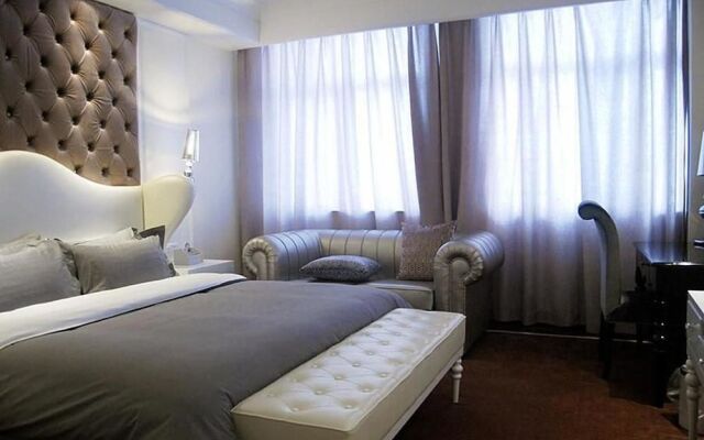 Yancheng Youth Club and Reading Hotel