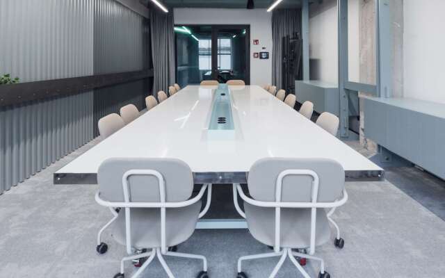 MONTOWNIA Lofts & Experience