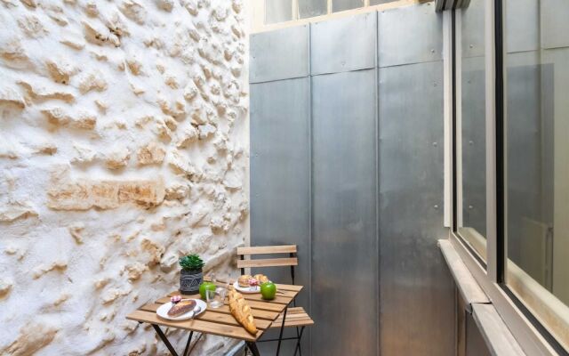 Modern Apartment in City Center for up to 4 Guests!
