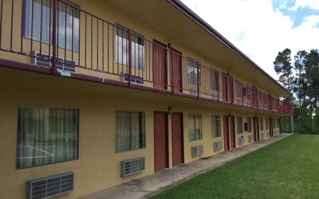 Economy Inn By OYO Livingston TX Hwy 59