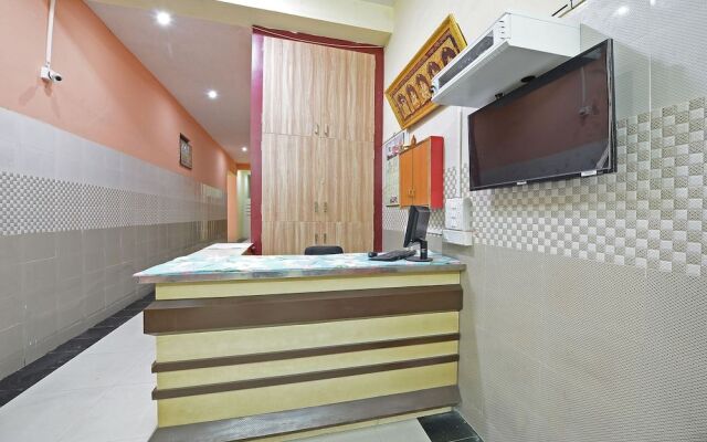 Oyo 29663 Sp Highway Inn