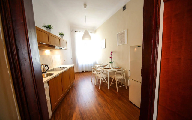 FriendHouse Apartments – Old City