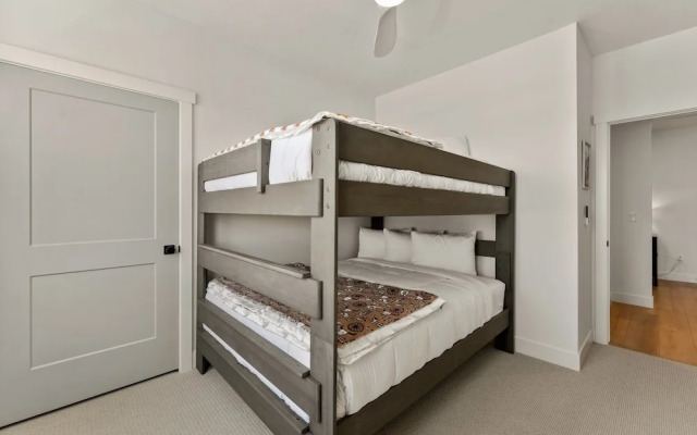 Periwinkle Sky 3 Bedroom Condo