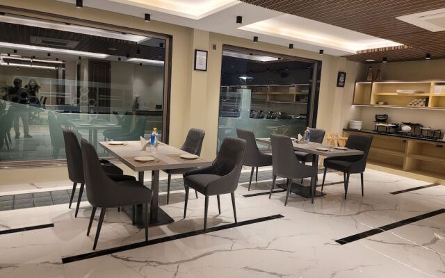 Hotel Rj - Managed by AHG