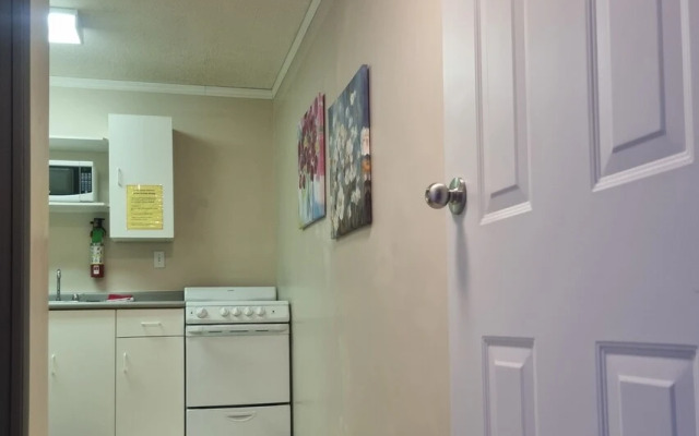 Pioneer Inn by the River