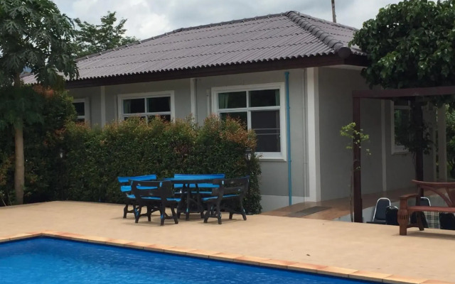 Baan Suan Khun Yaiy Nakhon Nayok