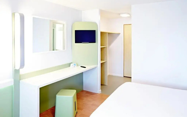 Warrington M6 Motel J20/M6 Lymm Services