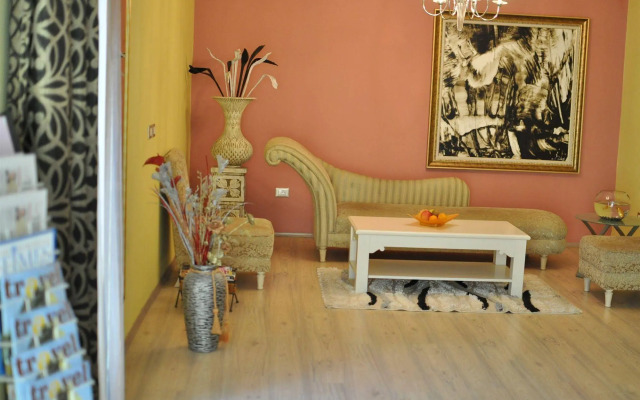 Theranda Hotel