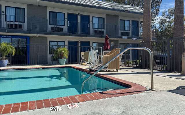 Motel 6 Simi Valley, CA