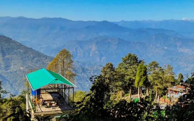 The Oak Retreat Lamahatta