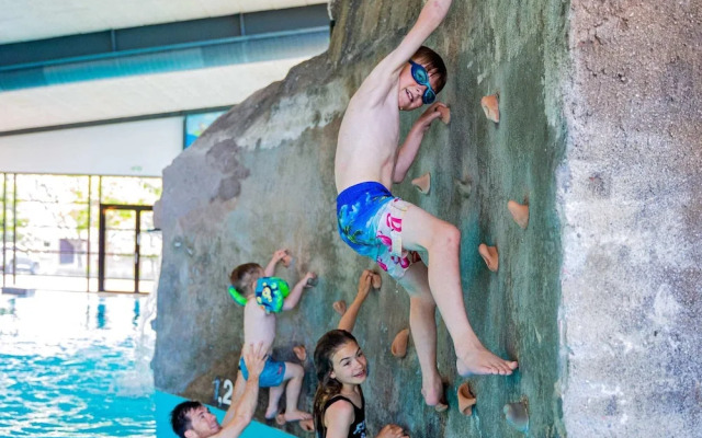 10 Person Holiday Home on a Holiday Park