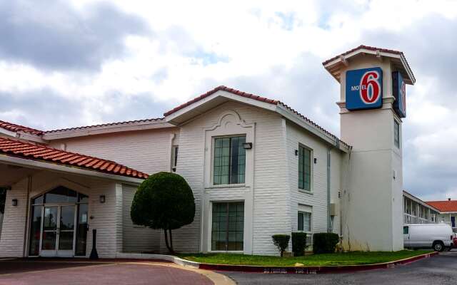 Motel 6 Euless, TX - DFW West