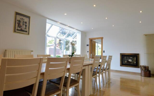 Spacious villa in Zingem with garden