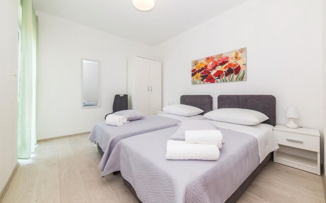 Beautiful Home in Trogir With Sauna, Wifi and 6 Bedrooms