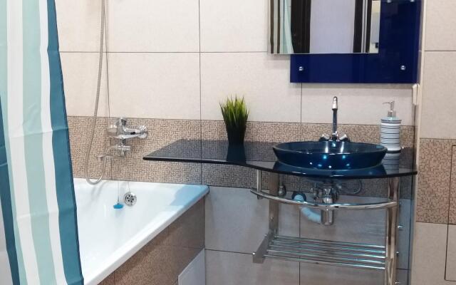 Сутки как дома на улице Петухова