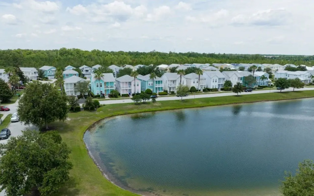 Amazing Beach House Near the Parks