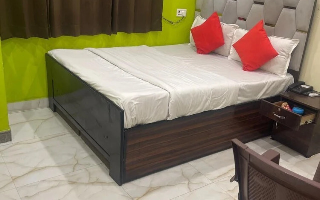 Mayur Guest House by Hiddden Heaven