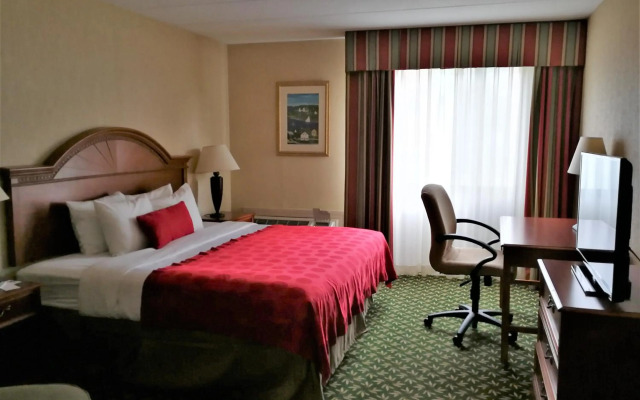 Mystic River Hotel & Suites Near Casinos