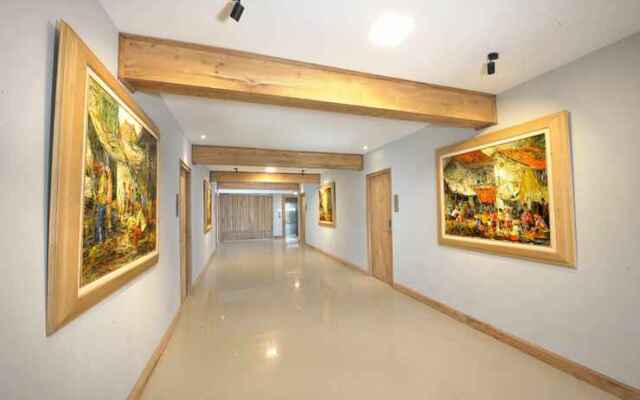 Arimbi Stay Surabaya