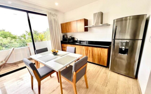 Amira Central 303 By Lockey