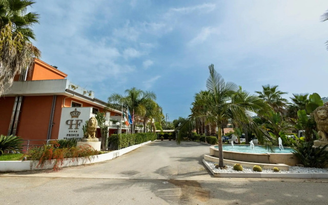 Prince Franklyn Hotel