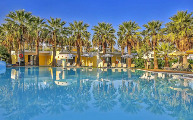 Alex Beach Hotel - Bungalows Hotel