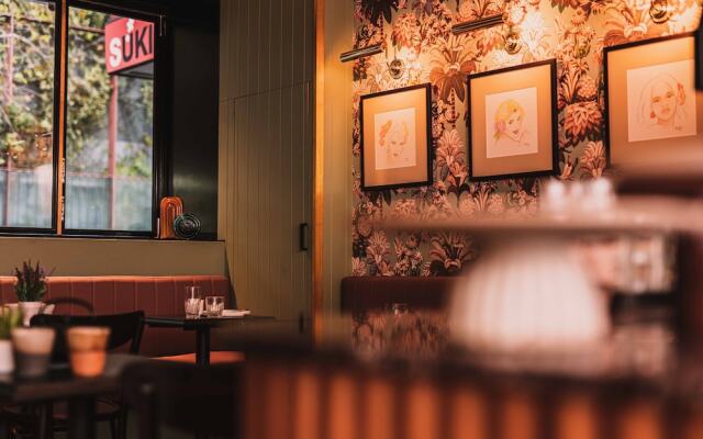 The Sarah by Urban Rest
