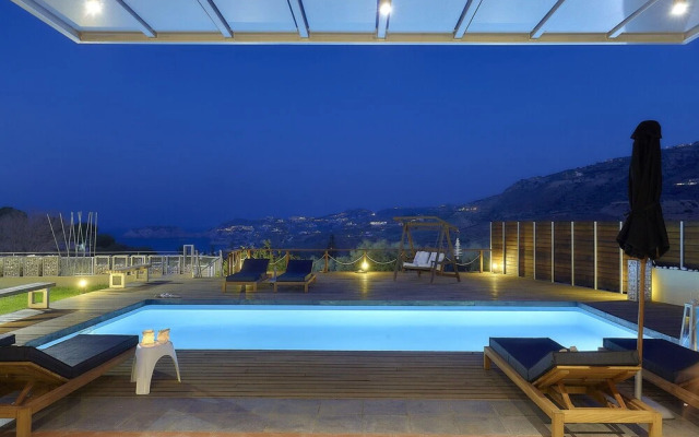 Mountainside Villa w Pool Breathtaking sea View