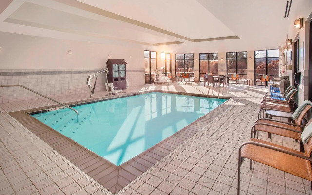 Courtyard by Marriott Chicago Schaumburg/Woodfield Mall