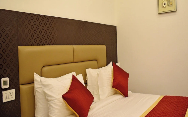 A K G Hotel