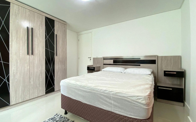 Ótimo apartamento na praia de Bombas.