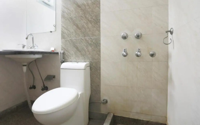 Hotel Sanfot by OYO Rooms