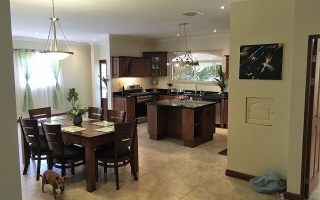 La Reserve #A4 Luxury Condo