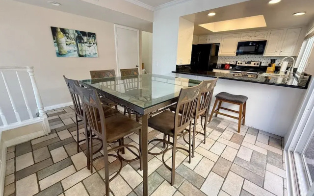 Panoramic View Bayfront Gem 3BR