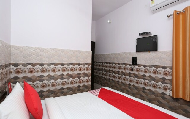 OYO 14920 Blue Heart Guest House