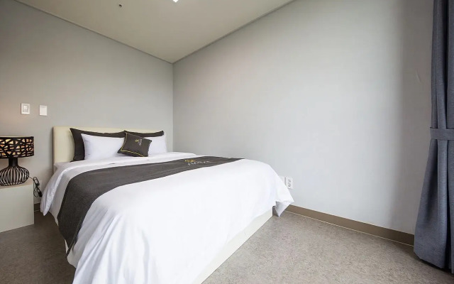 Shine Hotel