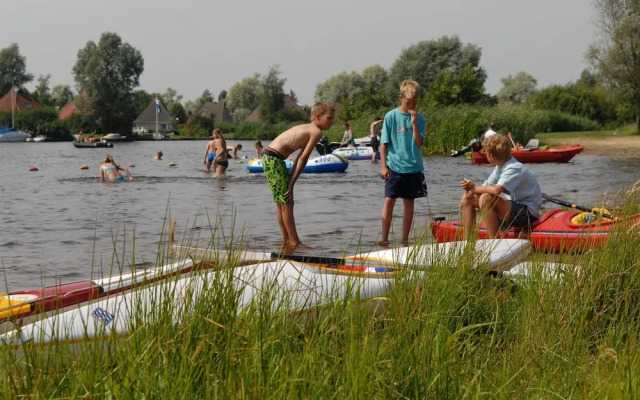 Comfortable bungalow with massage shower, within nature