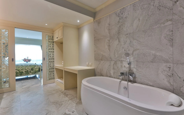 At Pingnakorn Riverside Hotel Chiangmai