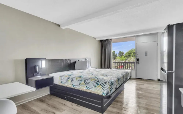 Studio 6 Extended Stay - Summerville, SC - Charleston