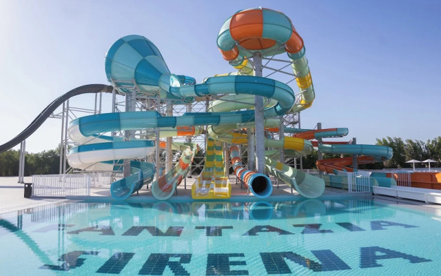 Sirena Beach Resort  Spa