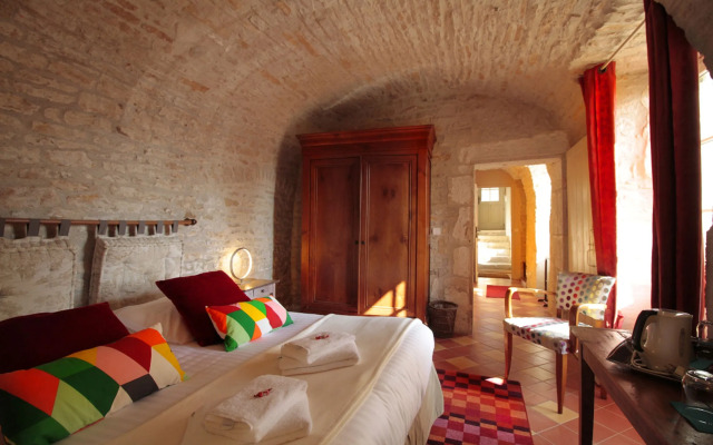 Côté-Serein - Chambres de la Tour Cachée