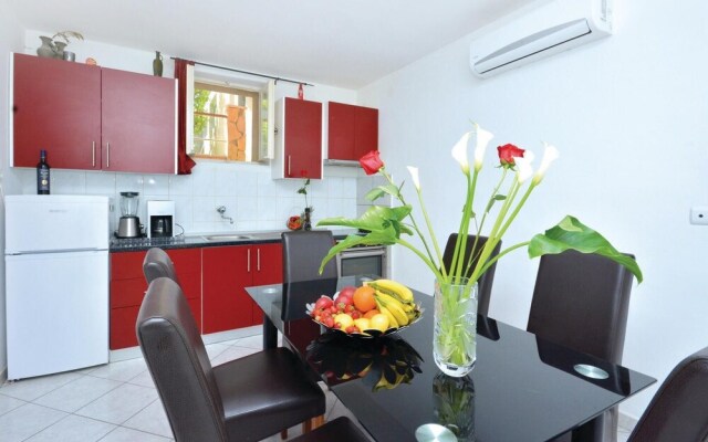 Nice Home in Split With Wifi and 4 Bedrooms