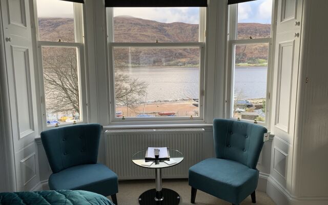 Ashburn House De Luxe B&B