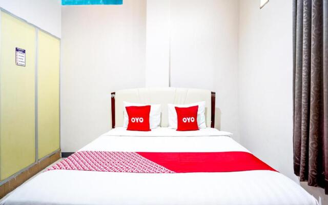 OYO Flagship 90890 Bratang Gede Residence