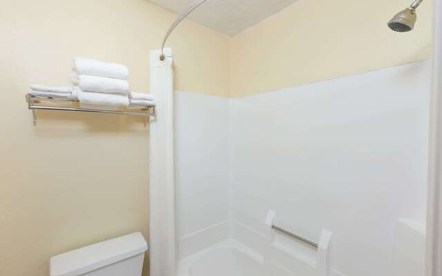 Super 8 by Wyndham Indianapolis/Southport Rd