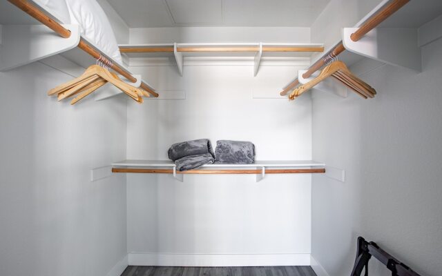 WanderJaunt Modern Dt San Diego Apts